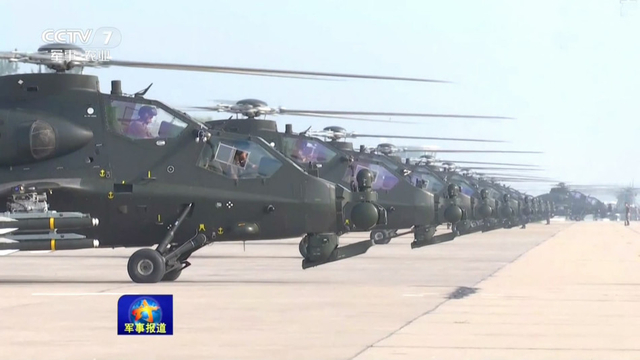 陆航全配直10 头盔抢眼