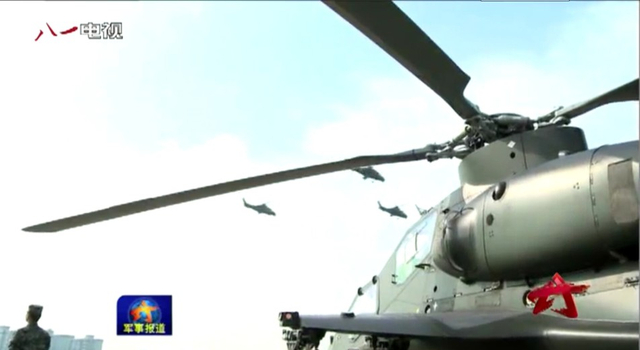 我陆航所有作战部队列装武直10 异形头盔抢眼