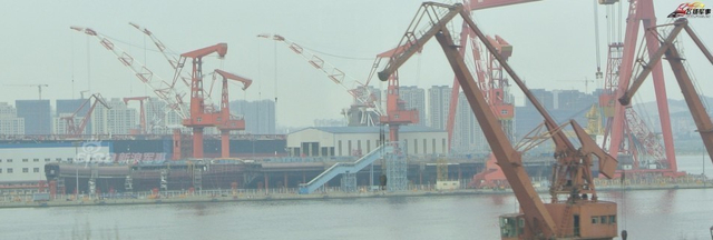 齐活儿!疑似国产航母装上滑跃甲板 全面貌曝光