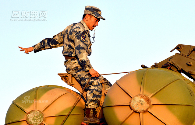 红旗9抗饱和发射！中国空军导弹师防空实弹演习