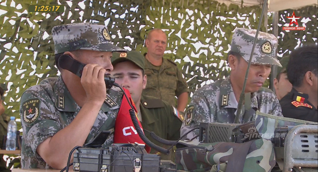 中国96B坦克以绝对优势首个冲过终点