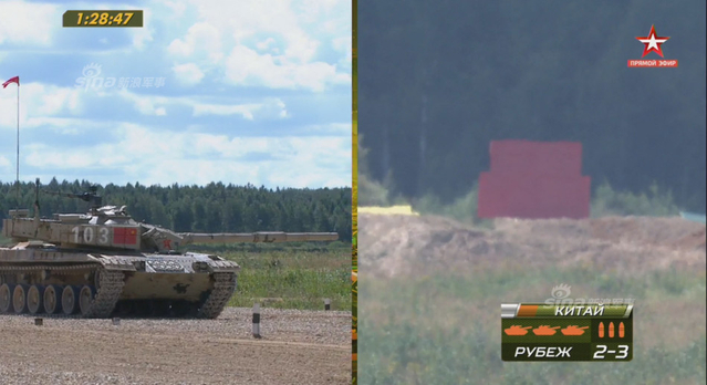 中国96B坦克以绝对优势首个冲过终点