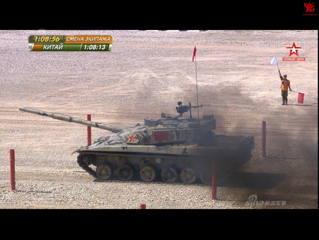 中国96B坦克以绝对优势首个冲过终点
