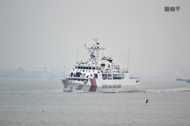 056版海警船高速出海