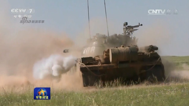 59坦克真不少！解放军第26集团军重装甲群出动