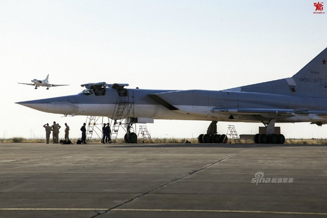 俄苏34轰炸机从伊朗出发炸IS