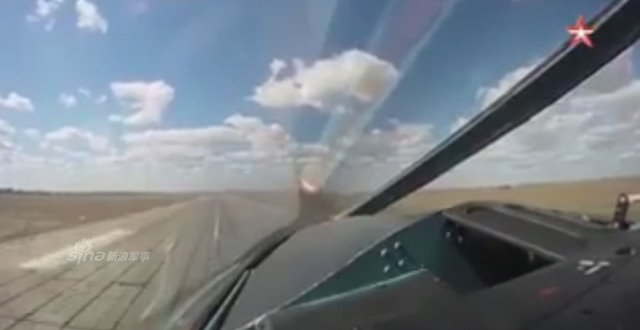 俄图22M3和苏34轰炸机从伊朗出发炸is