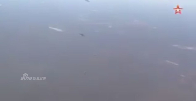 俄图22M3和苏34轰炸机从伊朗出发炸is