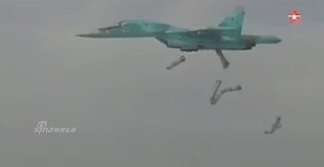 俄图22M3和苏34轰炸机从伊朗出发炸is
