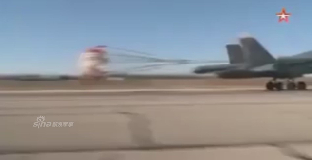 俄图22M3和苏34轰炸机从伊朗出发炸is