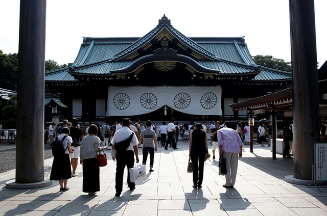 还贼心不死！8·15日本战败日右翼分子“拜鬼”