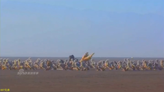 首见火箭军东风16使用子母弹攻击模拟机场猛图