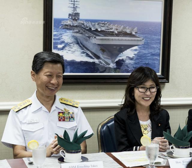 日本新女防相叫嚣做好对华警戒