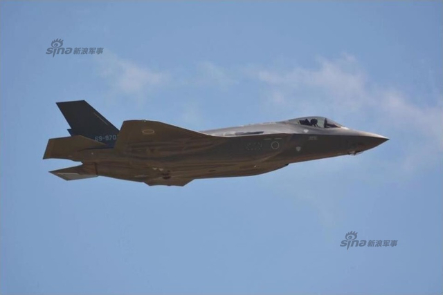 想和中国歼20一战？日本自卫队首架F-35首飞