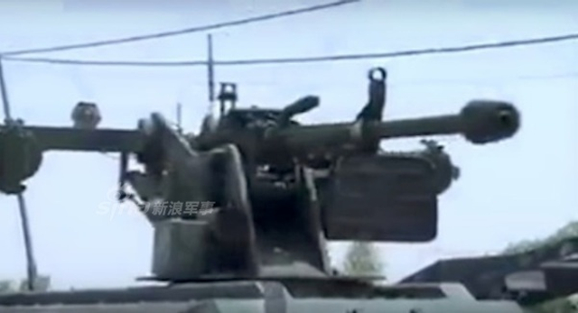 中国武器又发威：伊拉克无人战车上猛打IS