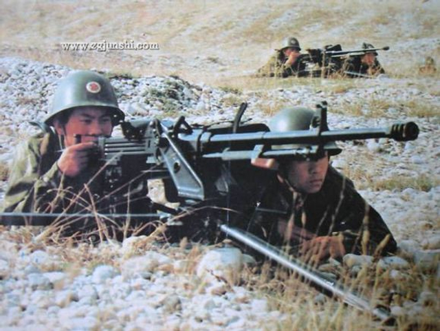 中国武器又发威：伊拉克无人战车上猛打IS