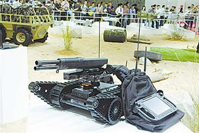 中国武器又发威：伊拉克无人战车上猛打IS