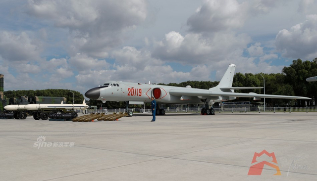 轰6K轰炸机首次对公众展示 多次巡航南海