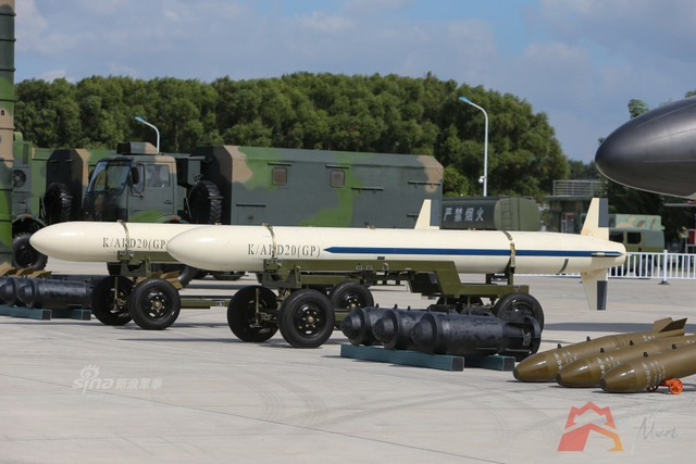 轰6K轰炸机首次对公众展示 多次巡航南海