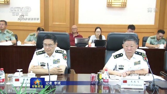 越南防长访华 向毛主席纪念堂献花篮并瞻仰遗容