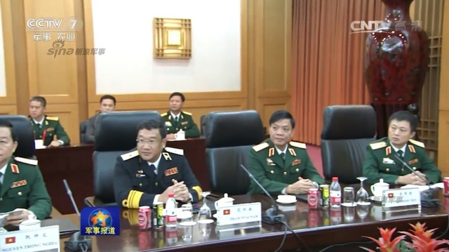 越南防长访华 向毛主席纪念堂献花篮并瞻仰遗容