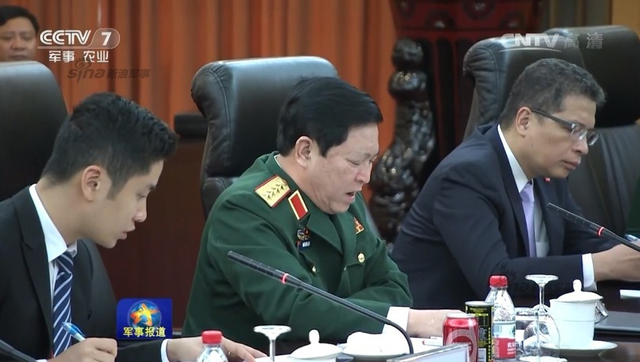 越南防长访华 向毛主席纪念堂献花篮并瞻仰遗容