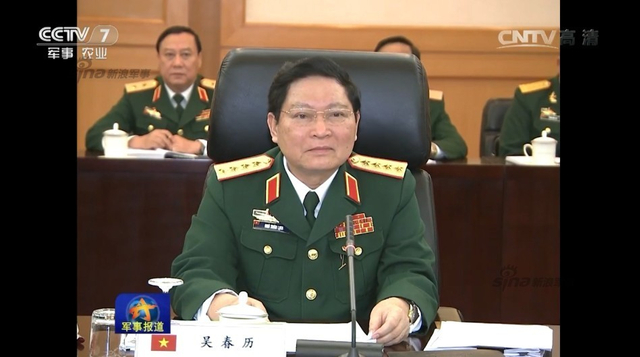 越南防长访华 向毛主席纪念堂献花篮并瞻仰遗容