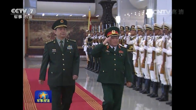 越南防长访华 向毛主席纪念堂献花篮并瞻仰遗容