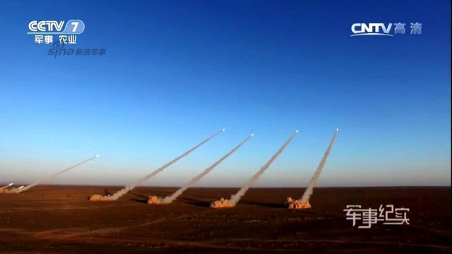 对岸你怕不!解放军东部战区射03式远程火箭炮