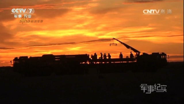 对岸你怕不!解放军东部战区射03式远程火箭炮