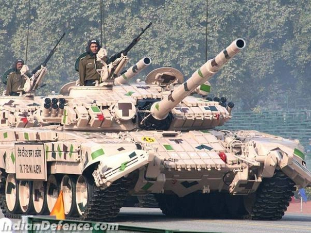 给99坦克找靶子呢！越南装备俄制T90MS型坦克