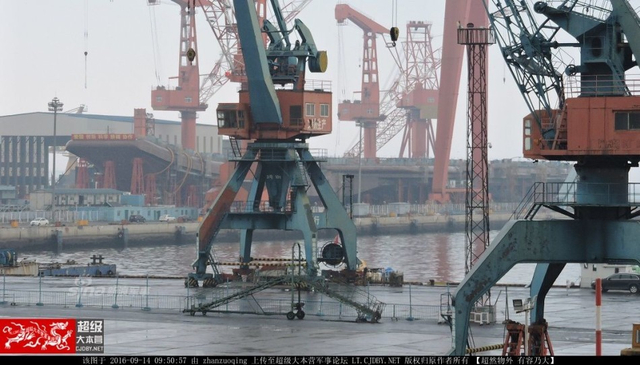 舰岛早日吊装！中国国产航母曝光最近进展