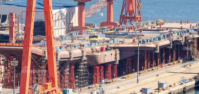 舰岛早日吊装！中国国产航母曝光最近进展