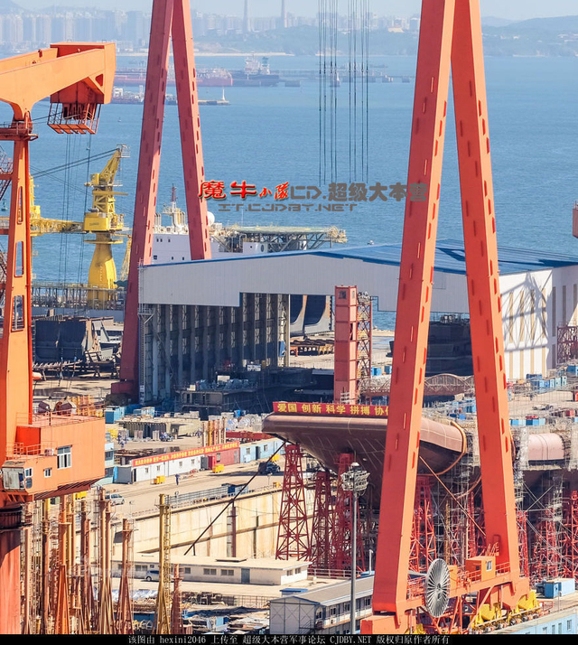 舰岛早日吊装！中国国产航母曝光最近进展