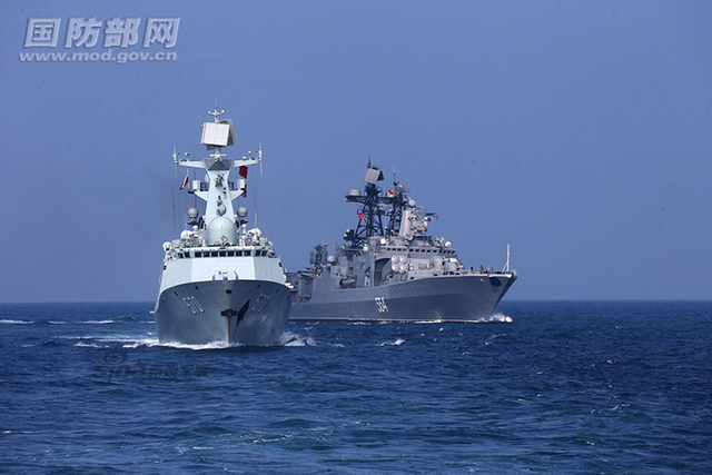中俄海上联合军演配合默契 美海军实弹演习回应