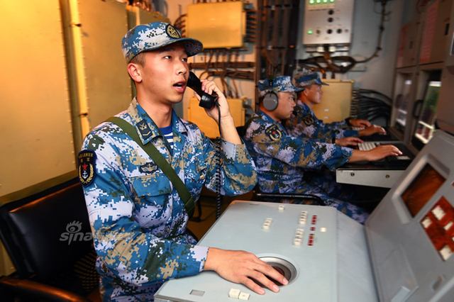 中俄海军军事演习使用重炮共演练
