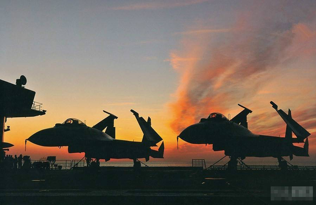 技术一点不比美国差！中国两种航母弹射器就位