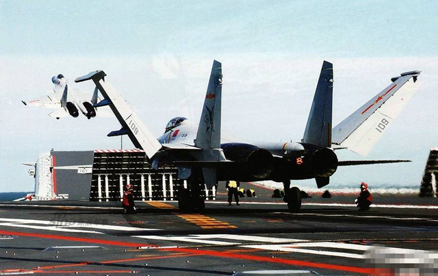 技术一点不比美国差！中国两种航母弹射器就位