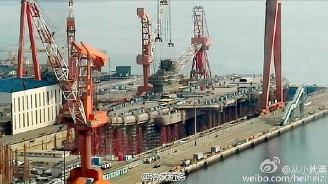 国产航母又有新进展！舰岛或已开始正式吊装