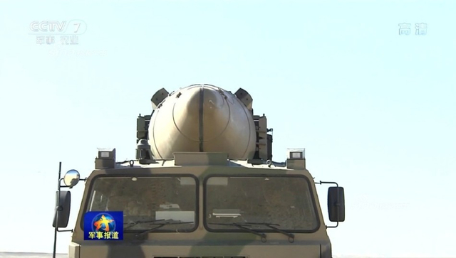 中国火箭军高调展示东风21C实弹发射