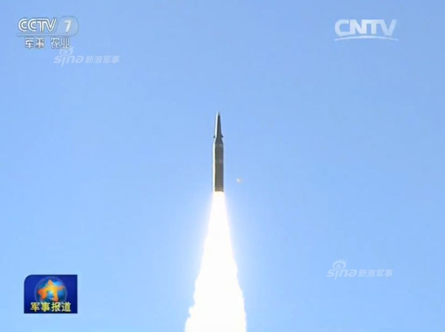 4中国火箭军高调展示东风21C实弹发射