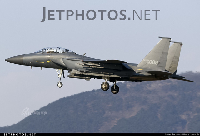 韩国叫嚣的本钱：60架美制F-15K战机虎视眈眈