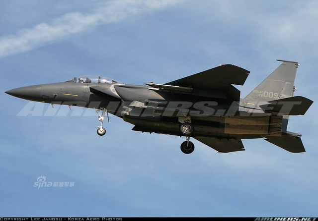 韩国叫嚣的本钱：60架美制F-15K战机虎视眈眈