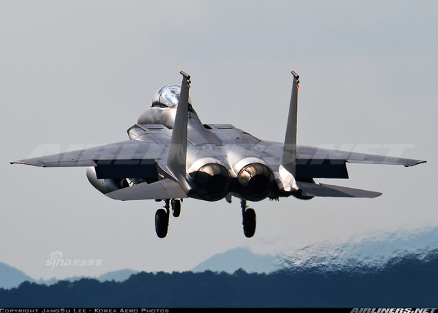 韩国叫嚣的本钱：60架美制F-15K战机虎视眈眈
