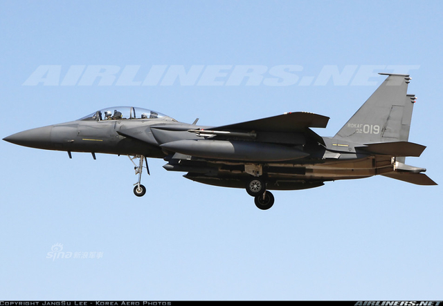 韩国叫嚣的本钱：60架美制F-15K战机虎视眈眈