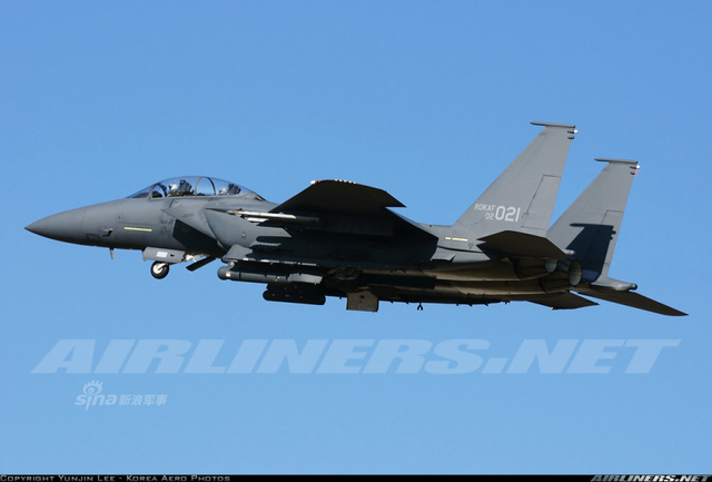 韩国叫嚣的本钱：60架美制F-15K战机虎视眈眈