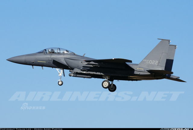 韩国叫嚣的本钱：60架美制F-15K战机虎视眈眈