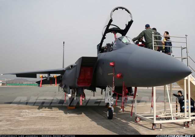 韩国叫嚣的本钱：60架美制F-15K战机虎视眈眈