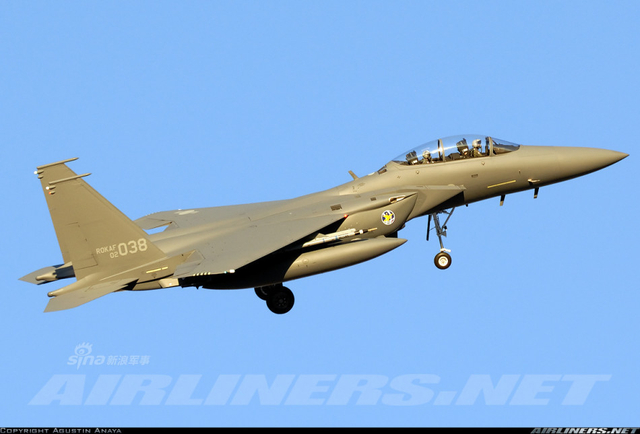 韩国叫嚣的本钱：60架美制F-15K战机虎视眈眈