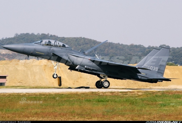 韩国叫嚣的本钱：60架美制F-15K战机虎视眈眈